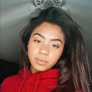 Meet your Posher, Lily